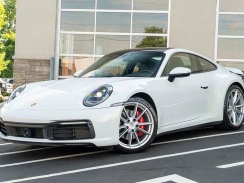 Used 2020 Porsche 911 Carrera 4S AWD/4WD image 2