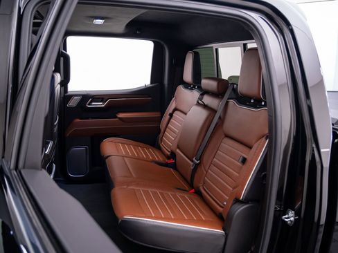Used 2023 GMC Sierra 1500 Denali Ultimate AWD/4WD image 18