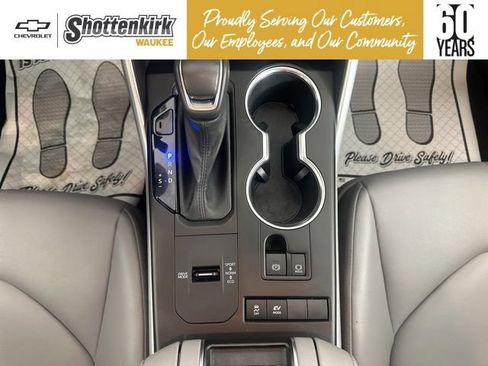 Used 2022 Toyota Highlander XLE image 20