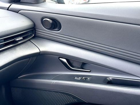 Used 2025 Hyundai Elantra Sport image 25