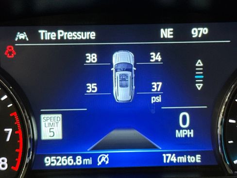 Used 2020 Ford Explorer XLT w/ Equipment Group 202A RWD image 32