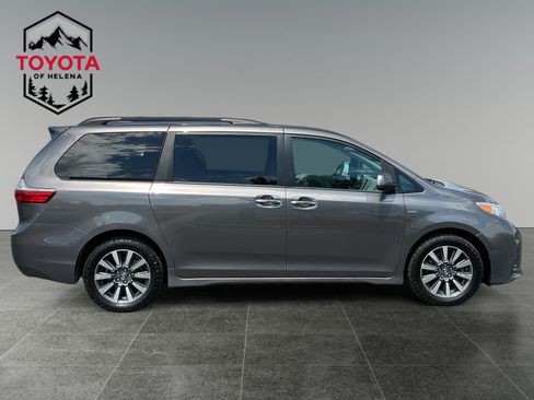 Certified 2018 Toyota Sienna XLE Premium AWD/4WD image 6