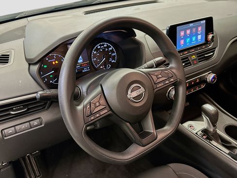 Used 2024 Nissan Altima 2.5 S image 18