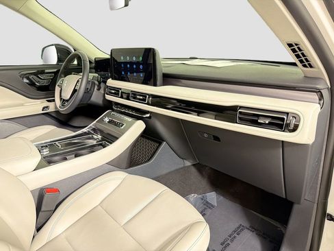 Used 2026 Lincoln Aviator 2WD image 30