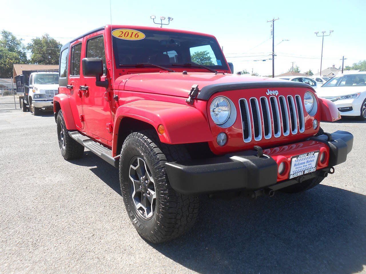 Used 2016 Jeep Wrangler Unlimited Sahara w/ Connectivity Group AWD/4WD image 3