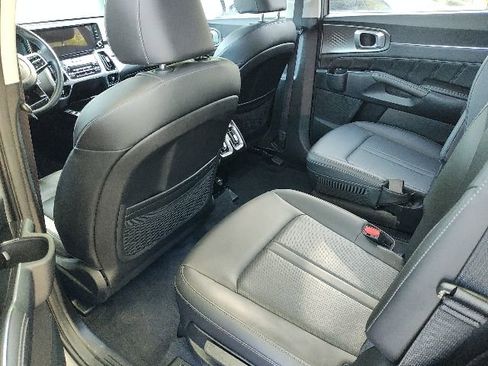 Certified 2023 Kia Sorento SX AWD/4WD image 7