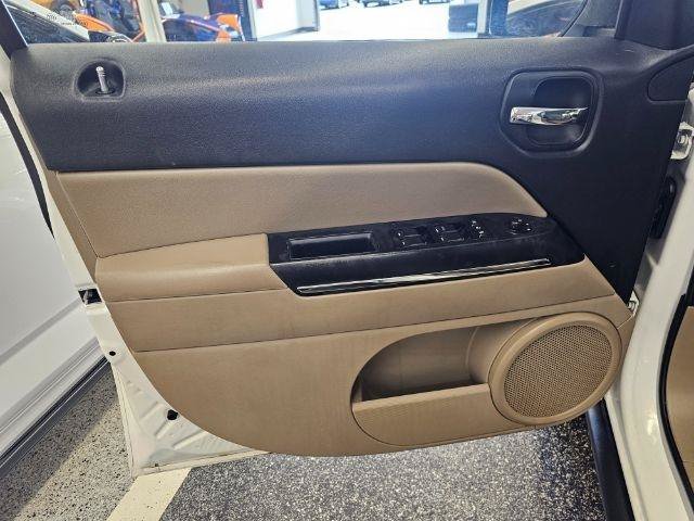 Used 2014 Jeep Patriot Limited w/ Sun/Sound Group AWD/4WD image 28