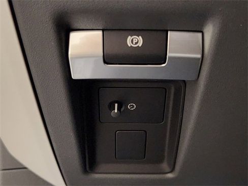 Used 2026 Land Rover Defender 110 S image 21