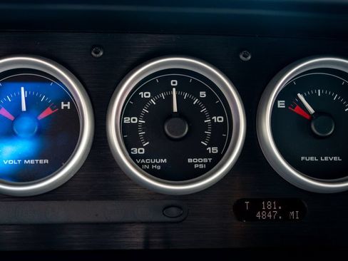 Used 2005 Ford GT RWD image 26