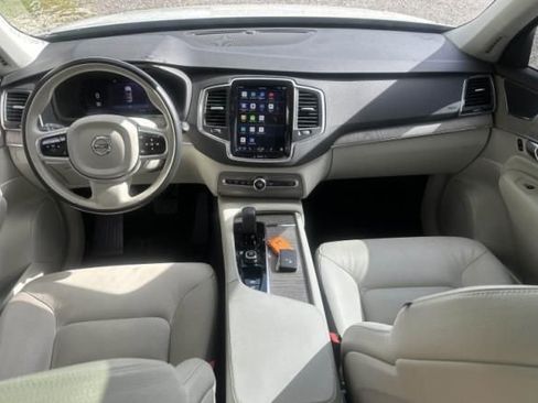 Used 2023 Volvo XC90 B6 Core w/ Protection Package Premier AWD/4WD image 3