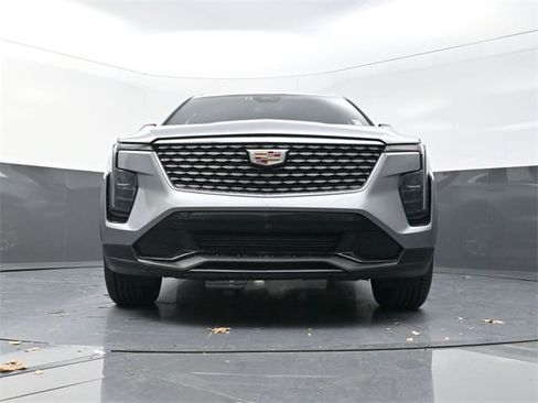 Used 2024 Cadillac XT4 Premium Luxury image 28