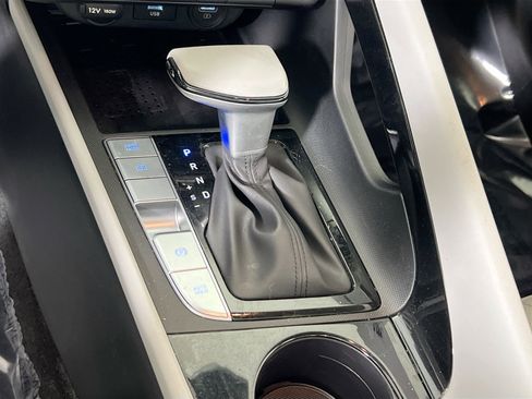 Used 2023 Hyundai Elantra Limited w/ Cargo Package image 17