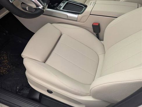 New 2026 Mercedes-Benz GLB 250 image 4