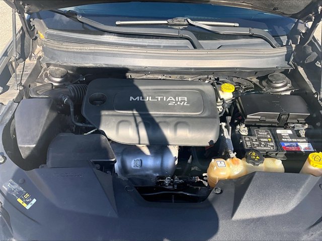 Used 2019 Jeep Cherokee Latitude Plus w/ Comfort/Convenience Group FWD image 11