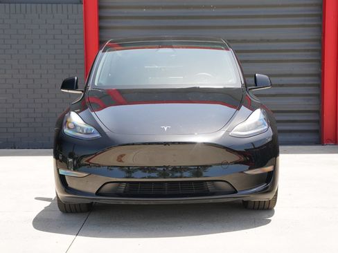 Used 2024 Tesla Model Y Long Range RWD image 6