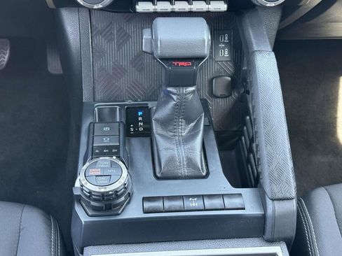 Used 2025 Toyota Tacoma TRD Off-Road AWD/4WD image 6
