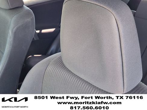 Used 2017 Toyota RAV4 LE FWD image 13