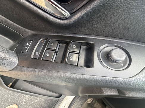 Used 2019 Chevrolet Trax LT w/ LT Convenience Package AWD/4WD image 15