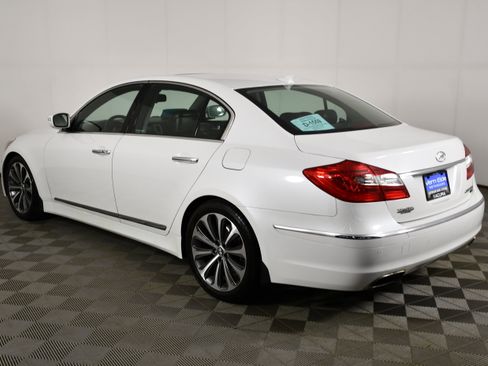 Used 2013 Hyundai Genesis 5.0 R-Spec RWD image 8