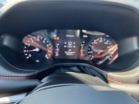 Used 2025 Jeep Compass Trailhawk AWD/4WD image 15