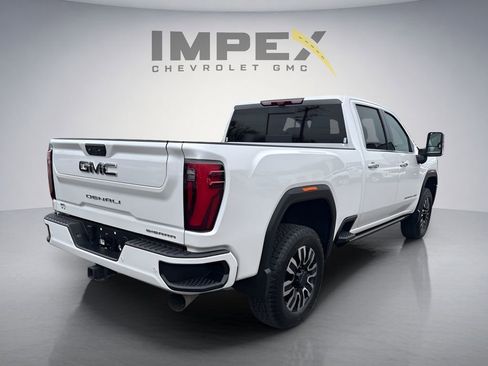 Used 2024 GMC Sierra 3500 Denali Ultimate AWD/4WD image 5