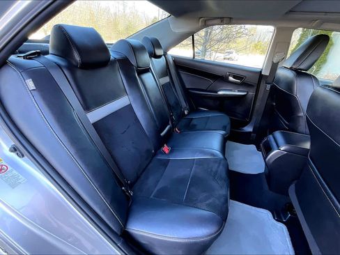 Used 2013 Toyota Camry SE w/ Leather Pkg image 20