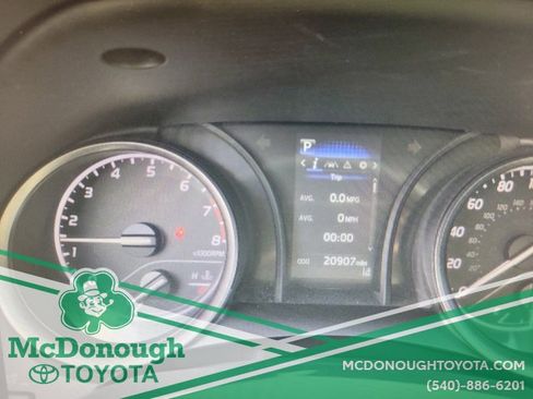 Used 2024 Toyota Camry SE image 4