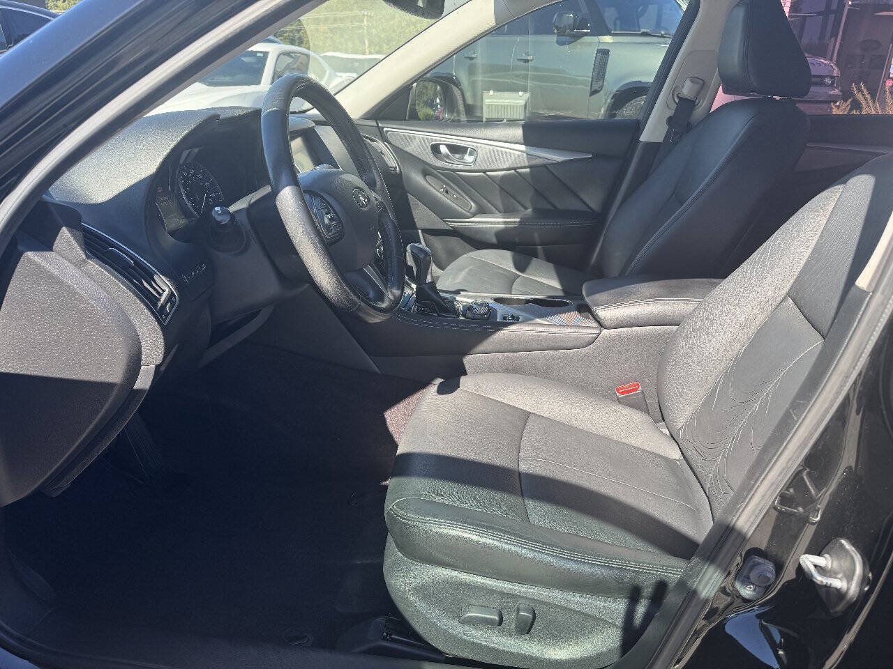 Used 2015 INFINITI Q50 Premium RWD image 9