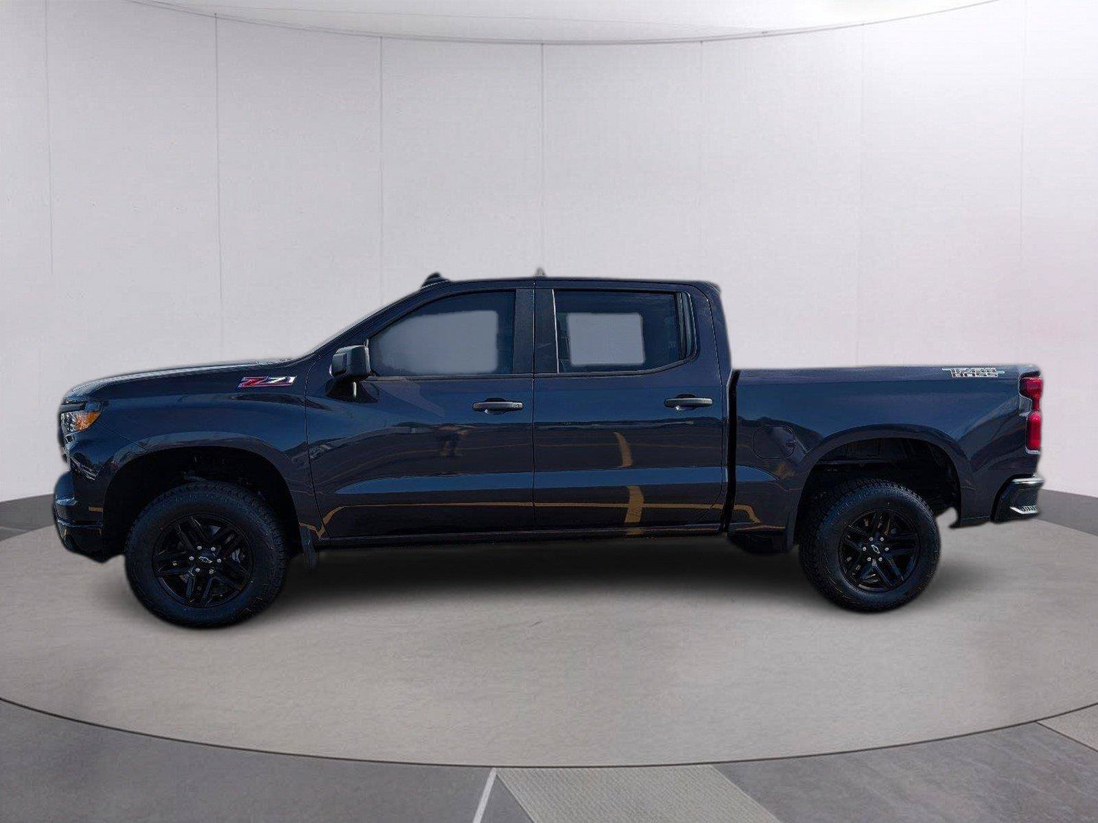 Used 2022 Chevrolet Silverado 1500 Custom Trail Boss AWD/4WD image 2