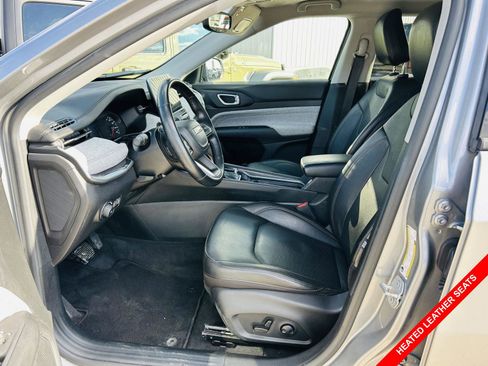 Used 2022 Jeep Compass Latitude image 3