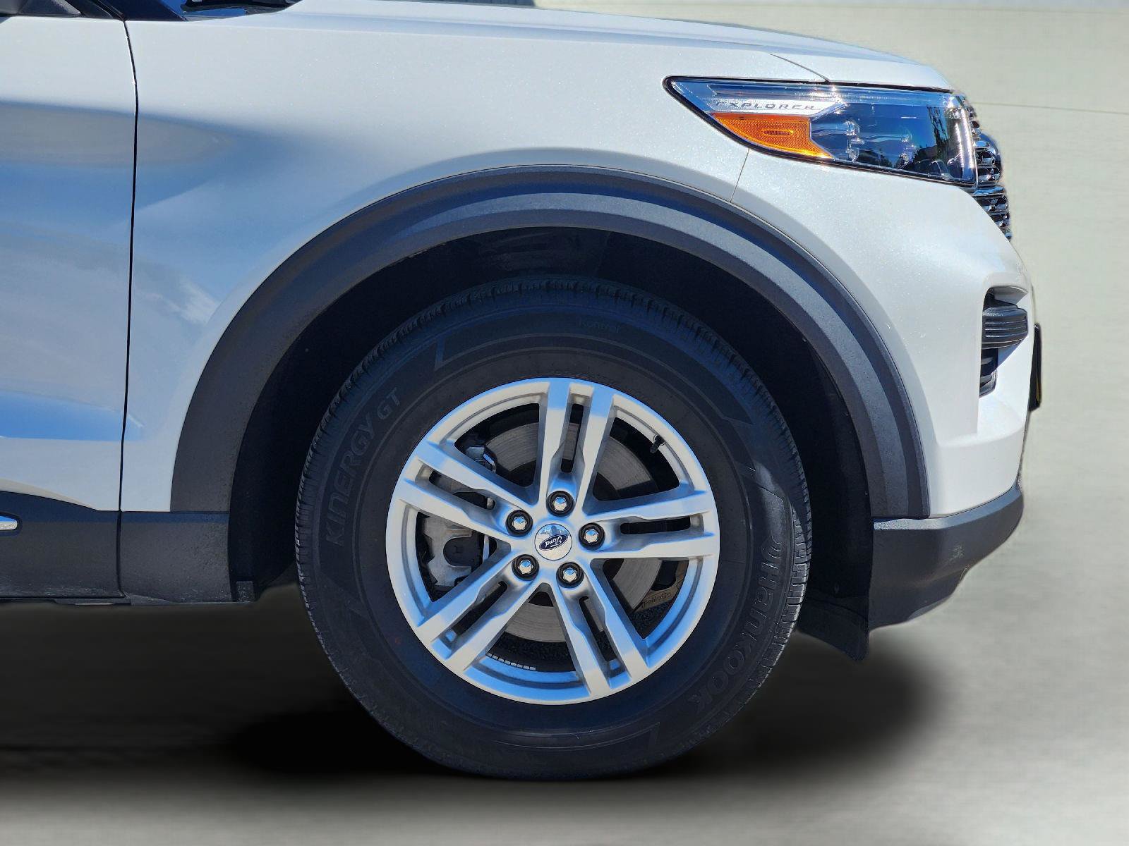 Used 2024 Ford Explorer XLT RWD image 9