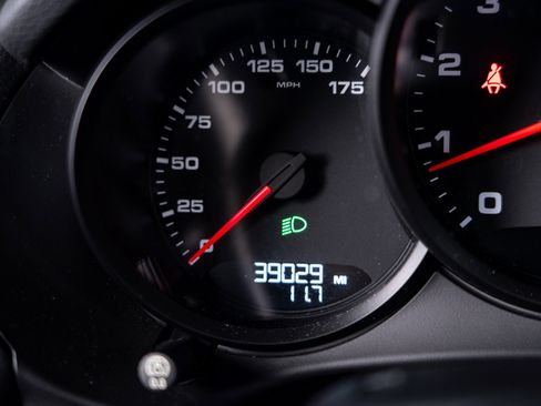 Used 2016 Porsche Cayman image 40