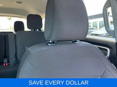 Used 2024 Ford Explorer XLT RWD image 19