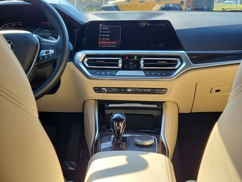 Used 2022 BMW 330i Sedan w/ Driving Assistance Package image 15