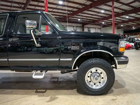 Used 1996 Ford F250 XLT image 11