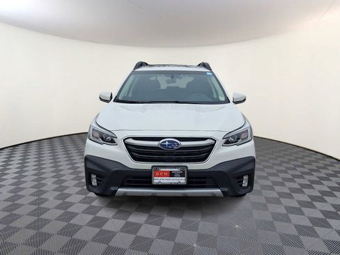 Used 2020 Subaru Outback Limited image 3