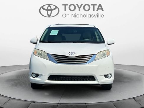 Used 2011 Toyota Sienna XLE w/ Entertainment Pkg AWD/4WD image 8