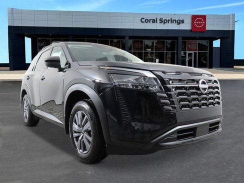 New 2026 Nissan Pathfinder SV image 7