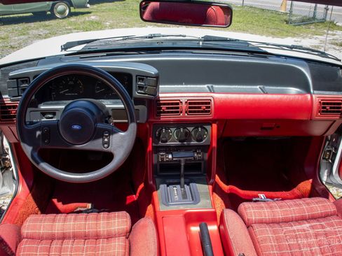 Used 1989 Ford Mustang LX RWD image 14