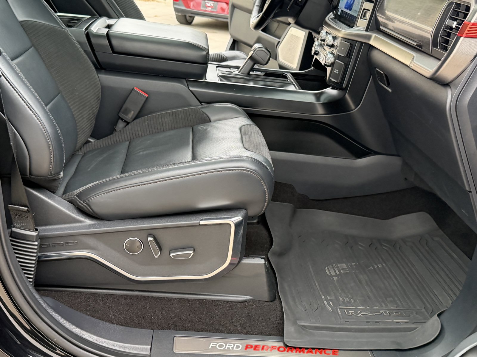 Used 2022 Ford F150 Raptor w/ Equipment Group 801A High AWD/4WD image 39