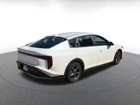 Used 2025 Kia K4 FWD image 11