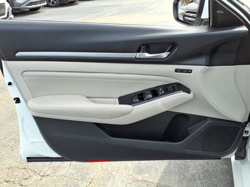 Used 2021 Nissan Altima 2.5 Platinum image 9