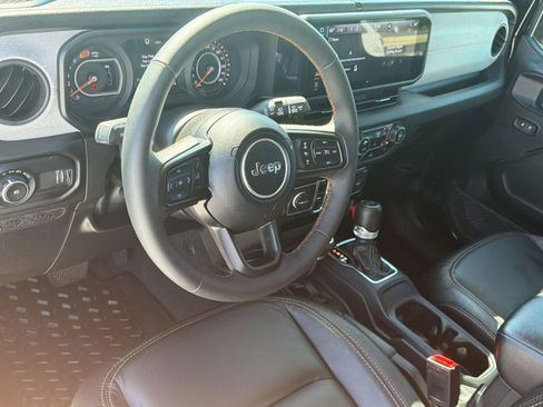 Used 2024 Jeep Wrangler Unlimited Sport AWD/4WD image 4