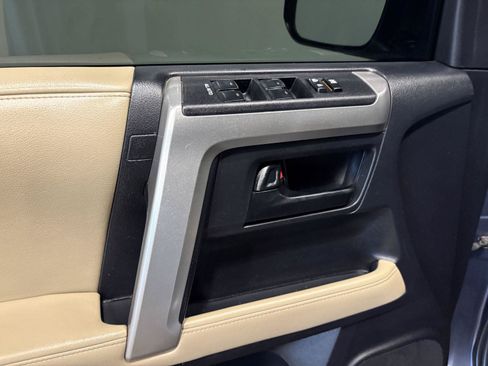 Used 2013 Toyota 4Runner Limited AWD/4WD image 11