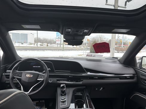 Certified 2023 Cadillac Escalade Sport w/ LPO, ONYX Package image 25