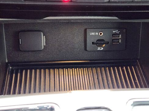 Used 2015 Ford F150 Lariat w/ Equipment Group 502A Luxury image 24