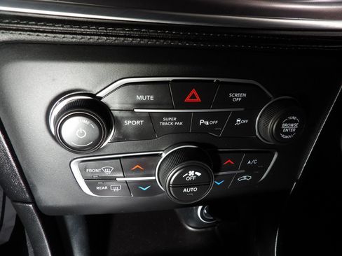 Used 2022 Dodge Charger R/T w/ Plus Group image 18