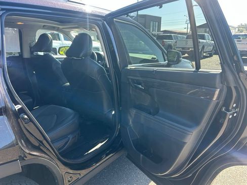 Used 2022 Toyota Highlander Platinum AWD/4WD image 32
