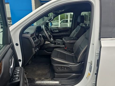 Used 2023 Chevrolet Suburban Premier AWD/4WD image 9
