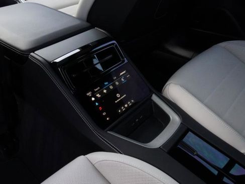 Used 2024 Porsche Panamera 4 image 38